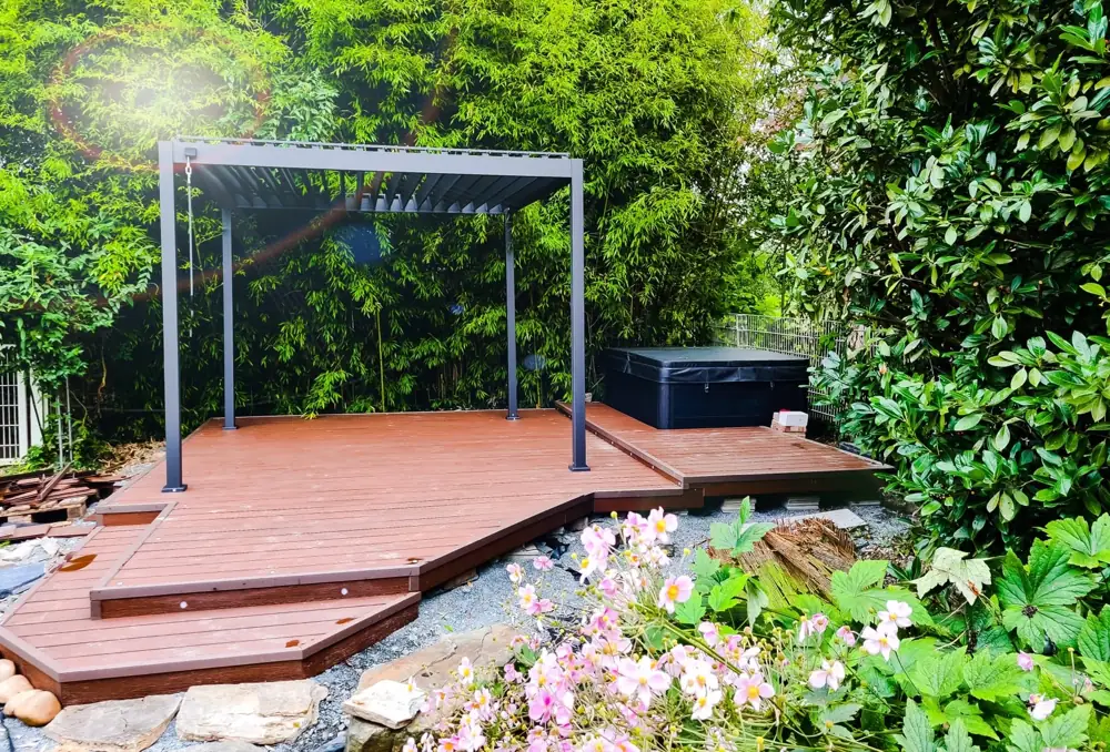 Terrassen nach Maß: Unsere individuellen Gestaltungen vereinen Natur und Komfort. Erleben Sie die perfekte Symbiose aus Ästhetik und Funktionalität in unseren maßgeschneiderten Terrassenanfertigungen.